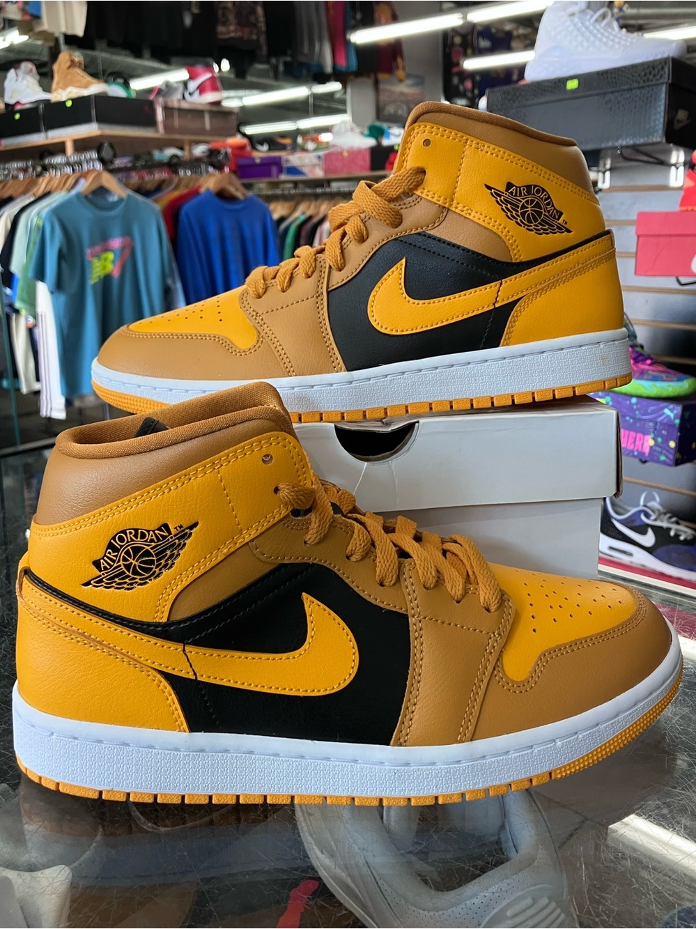Women’s Air Jordan 1 Mid Chutney Taxi Size 9.5